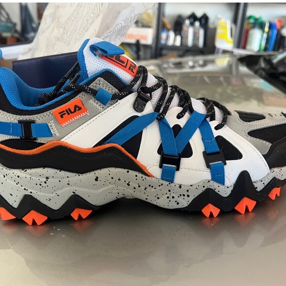 Men’s Fila excursion sneaker, size 11,9, 9.5 - Picture 2 of 4